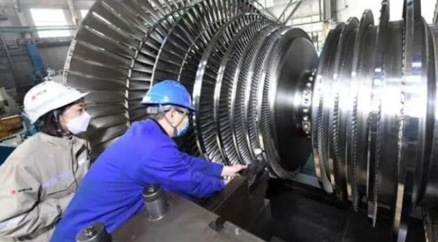 哈电汽轮机成功中标世界首个300MW级非补燃压缩空气储能电站